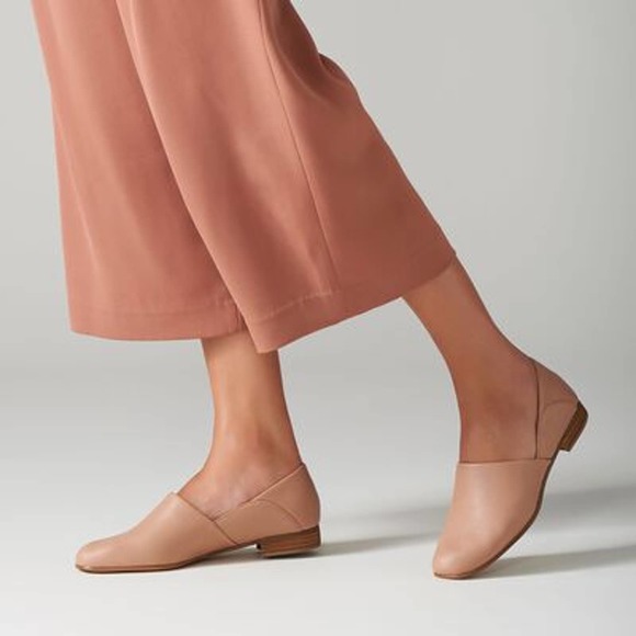 CLARKS Pure Tone Leather Loafer Flat in Nude Size 9.5M Slip-On Ortholite Footbed